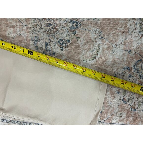 Liz Claiborne Classic Fit Straight Leg Cropped Khaki Pants Size 4 NWT - Picture 12 of 12